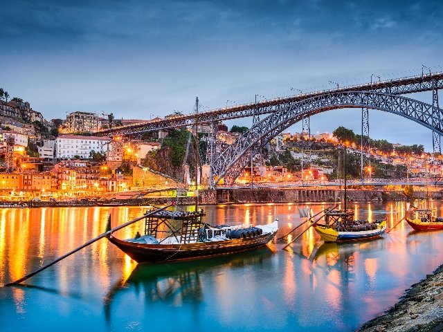 Portugal - Porto - Luis 1 Brug over de Doure bij zonsondergang