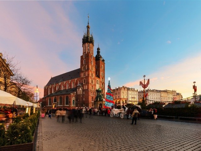 Polen- Kerstmarkt op de grote markt, Rynek Glówny