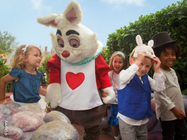 Disneyland Paris - Disneyland Park - White Rabbit