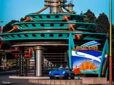 Disneyland Parijs - Autopia - vooraanzicht