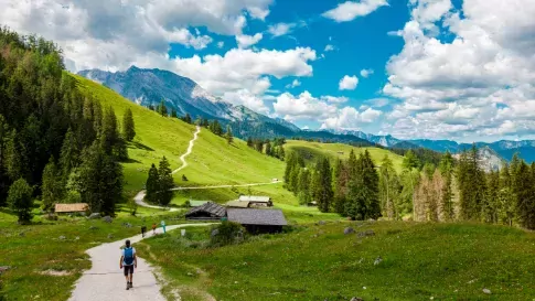Wandelaars in Berchtesgaden Nationaal Park in Duitsland