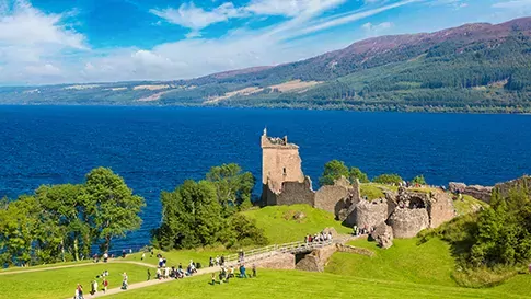 Schotland-Urquhart Castle bij Loch Ness
