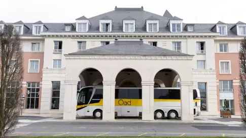 Hotel Dream Castle - vooraanzicht bus