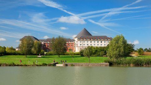 disneyland-paris-per-auto-grand-magic-hotel