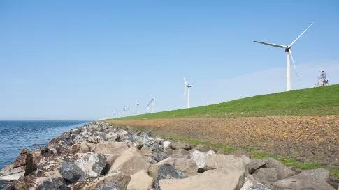 fietsen-langs-het-ijsselmeer