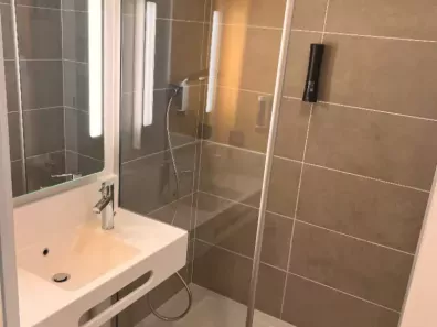 B&B Hotel Marne-la-Vallée Val d’Europe *** - badkamer