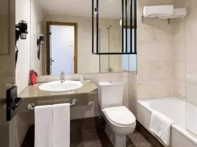 Rafaelhoteles Atocha - Badkamer