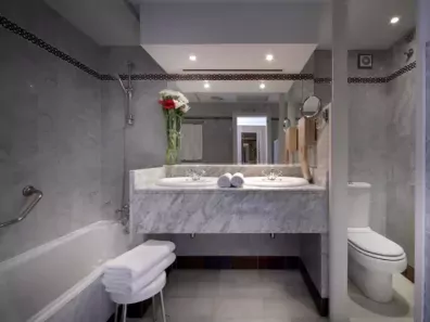 Hotel Abades Benacazón - Badkamer