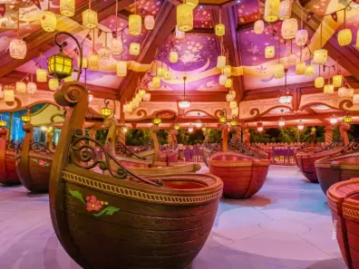 Disneyland Paris - Adventure Way - Raiponce Tangled Spin 