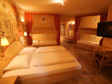 Europa-Park - Hotel Colosseo****Superior - 6-persoonskamer