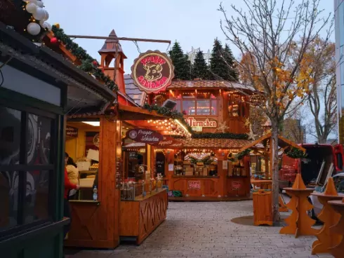 Kerstmarkt in Dusseldorf, Duitsland