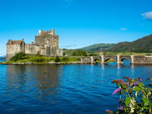 Schotland Eilean Donan Castle in Loch Duich 749x562