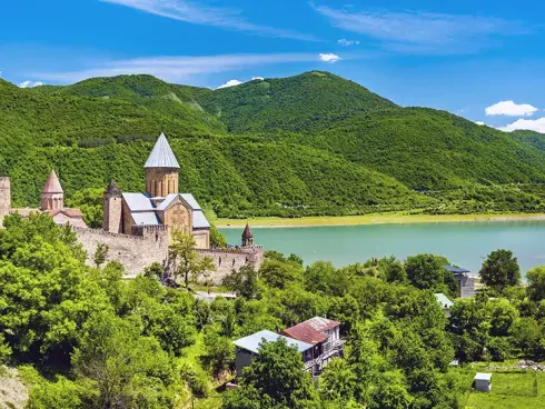 Georgie Ananuri Kasteel bij de Aragvi Rivier