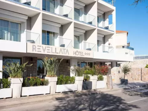 Hôtel Revellata & Spa - Vooraanzicht