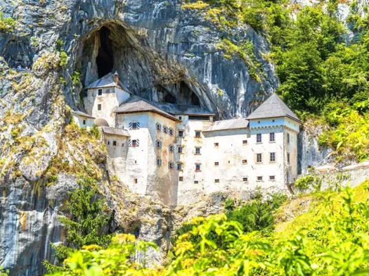 Slovenie - Postonja grotten en Predjama Kasteel