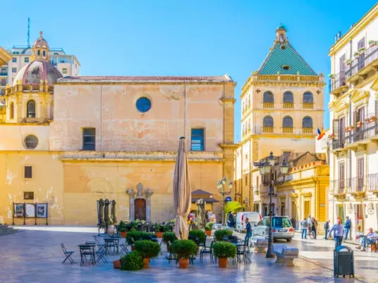 Kathedraal, Marsala, Piazza Loggia