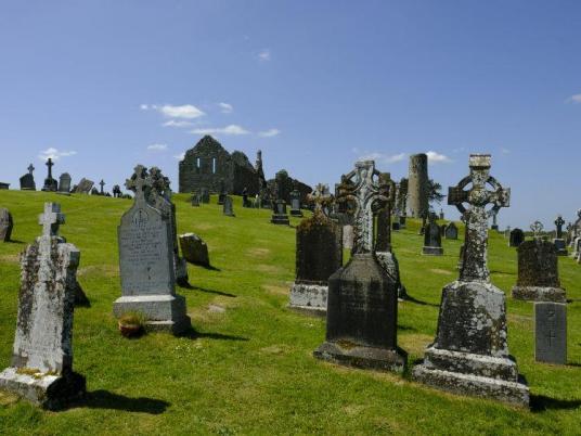 Monasterboice met haar beroemde Keltische kruizen