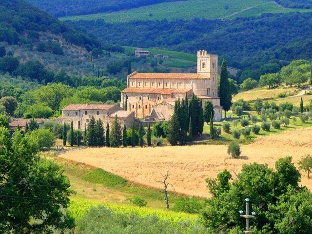 Italië -Toscane - Abbey of Sant Antimo