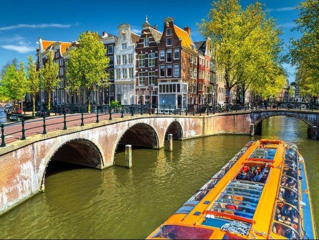 Nederland_Amsterdam_Gracht