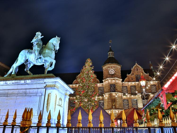dusseldorf shutterstock_235692889.jpg