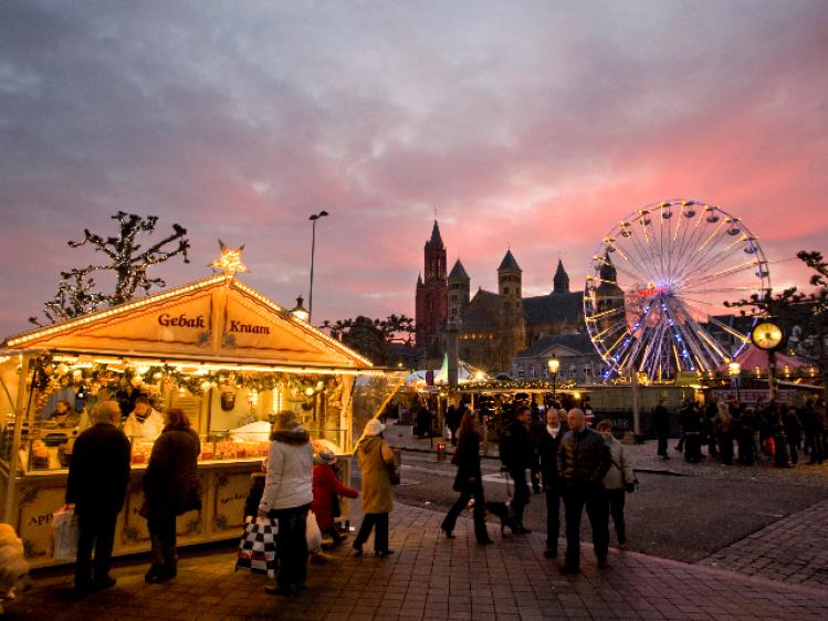 de-maastricht kerstmarkt 2 640x480.jpg