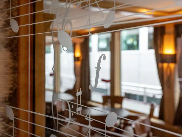 serenade_details (2).webp