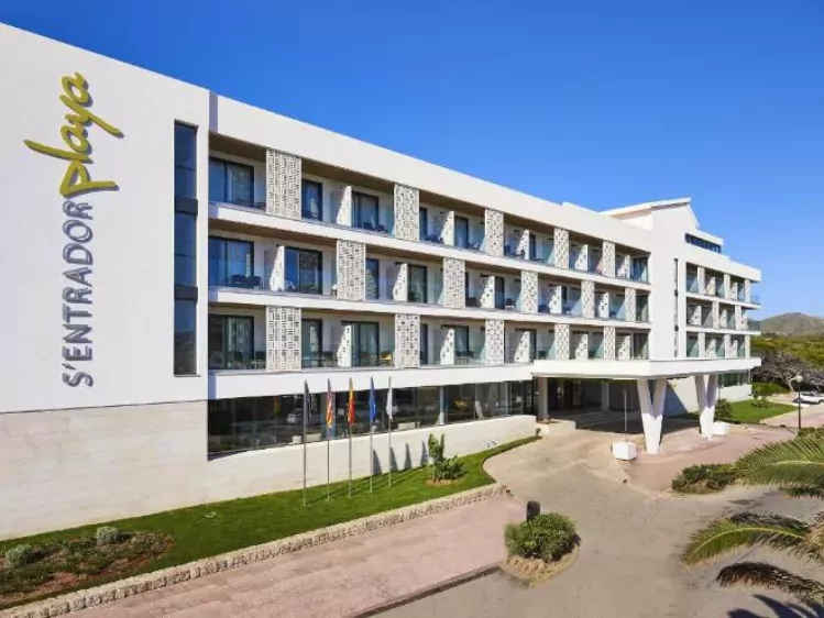 exterieur hotel 2.webp