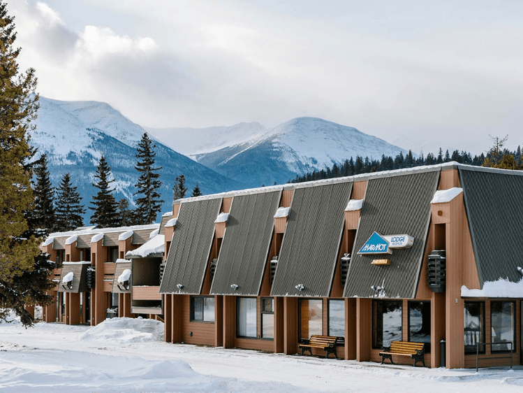 Hotel Marmot Lodge - Buiten aanzicht 