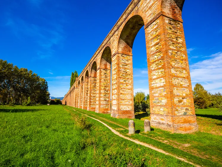 Italië - Omgeving Lucca - Aquaduct van Nottolini
