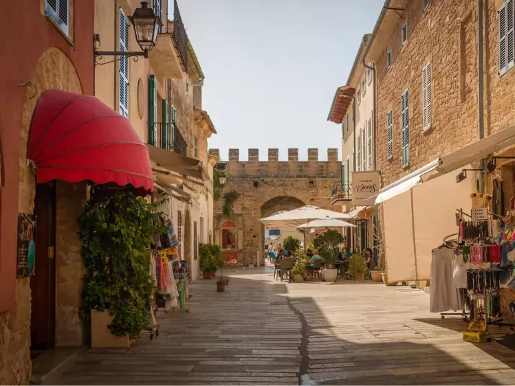 Stadje Alcudia, Mallorca.webp
