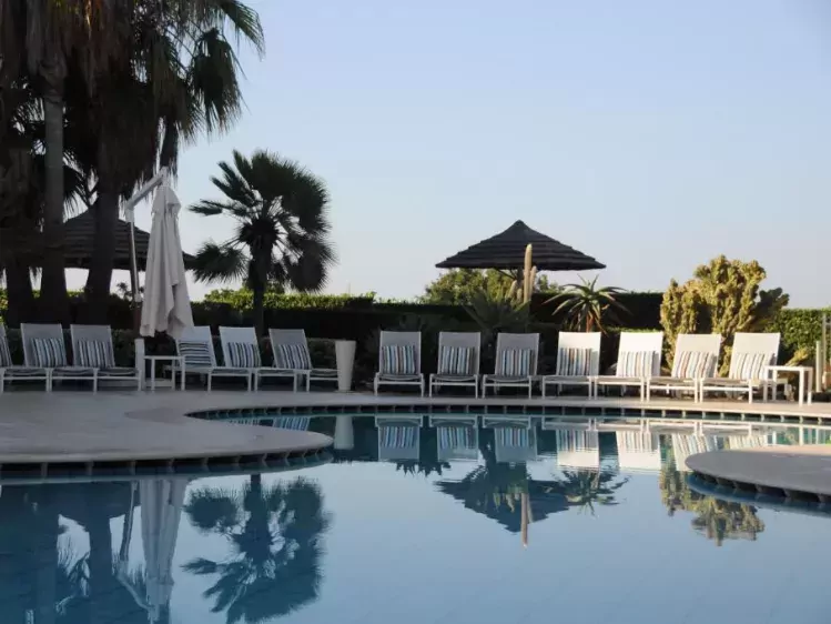 IT-SUSHINEHOTEL-ZWEMBAD