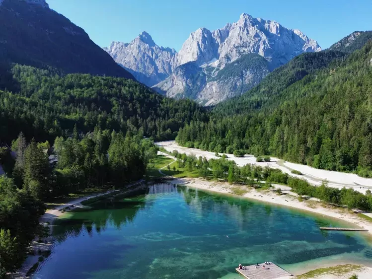 Bergmeer bij Jezero Jasna in Slovenië