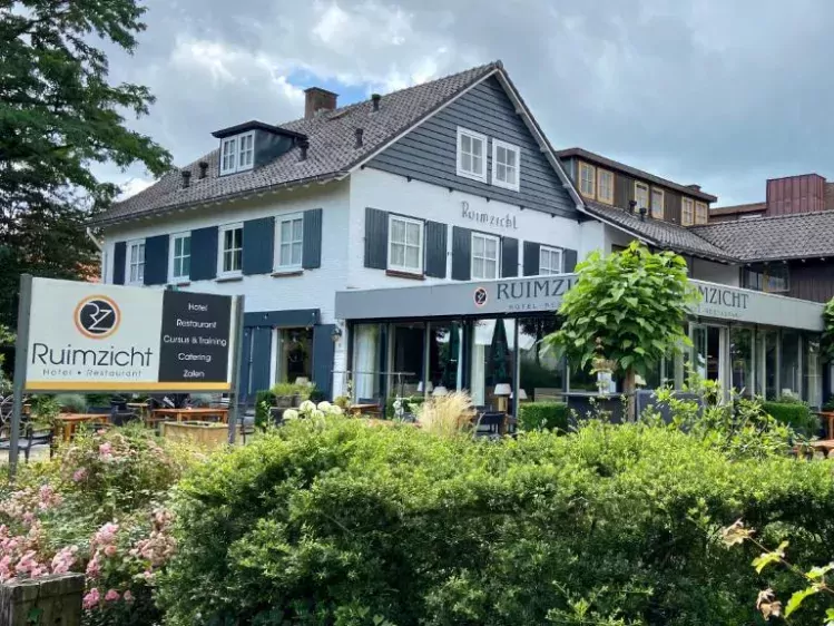 Hotel Ruimzicht vooraanzicht