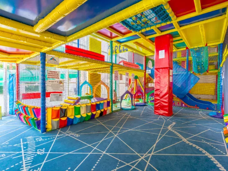 Explorers Hotel in Disneyland Paris - Binnenspeeltuin 5