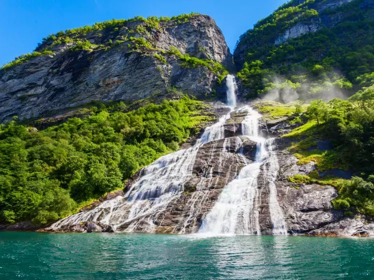De zeven zusters waterval bij de Geirangerfjord