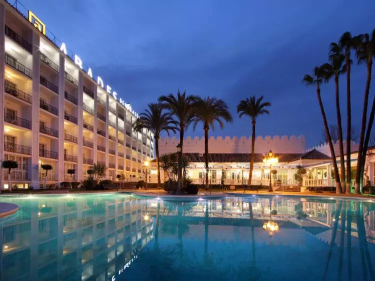 Hotel Abades Benacazón - Zwembad