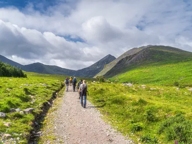Wandelaars bij de Ring of Kerry