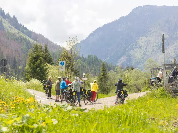 Groep fietsers van Oad in de Dolomieten