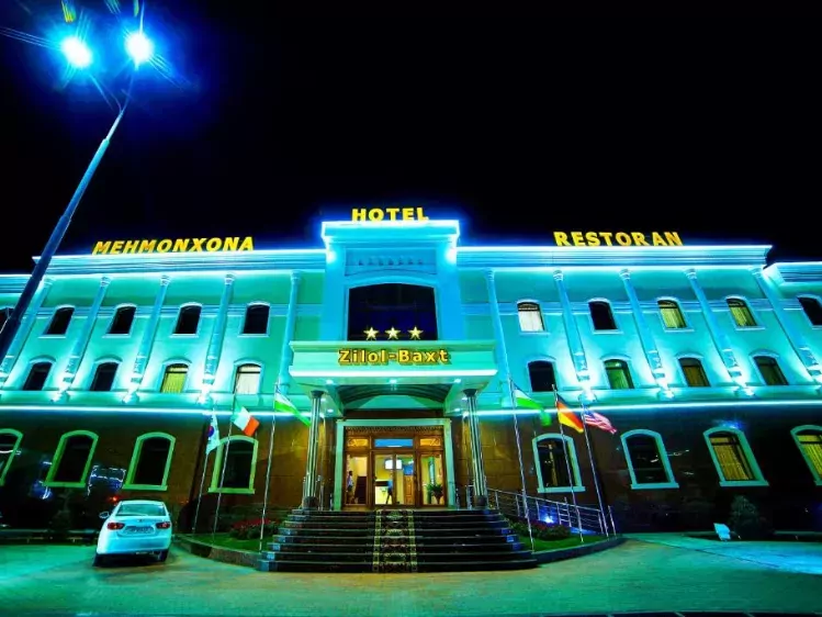 Vooraanzicht van Zilol Baxt Hotel in Samarkand