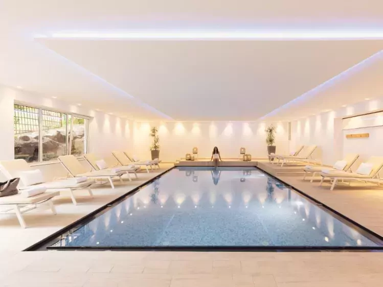 Zwembad van Parkhotel Schachen in San Giovanni BZ