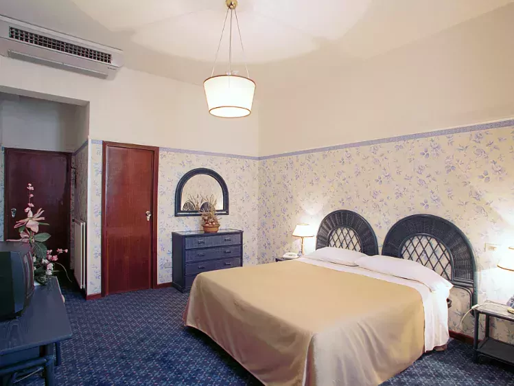 Voorbeeld kamer van Hotel Biondi in Montecatini Terme