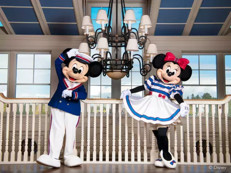 Newport Bay Club in Disneyland Paris - Mickey en Minnie