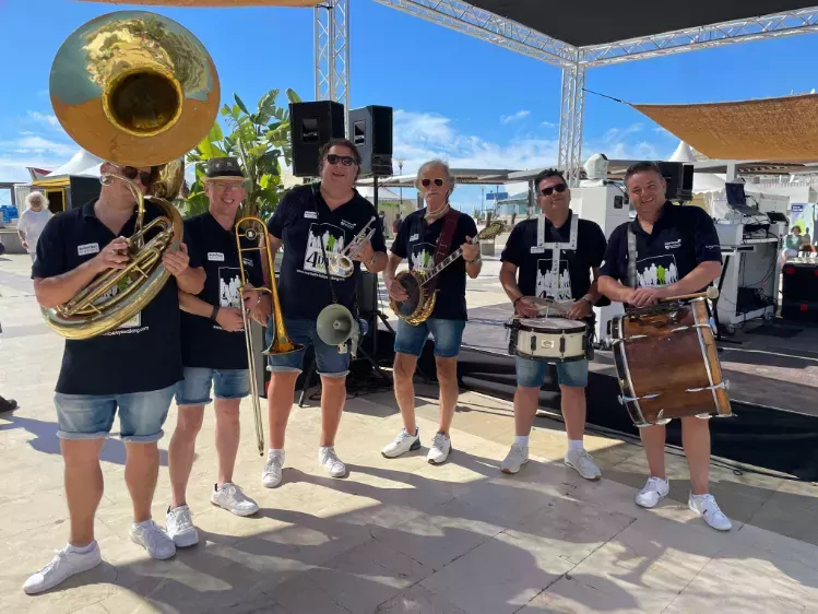 Live muziek bij de Wandel 4-daagse in Marbella