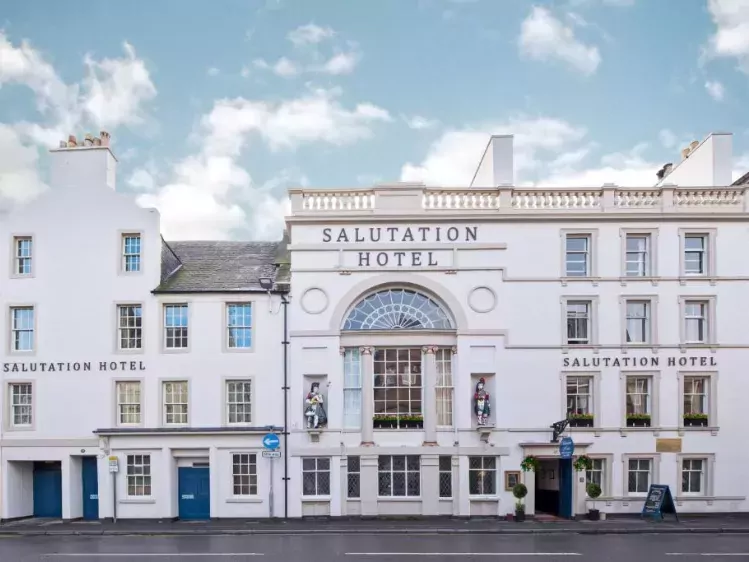 Vooraanzicht Salutation Hotel