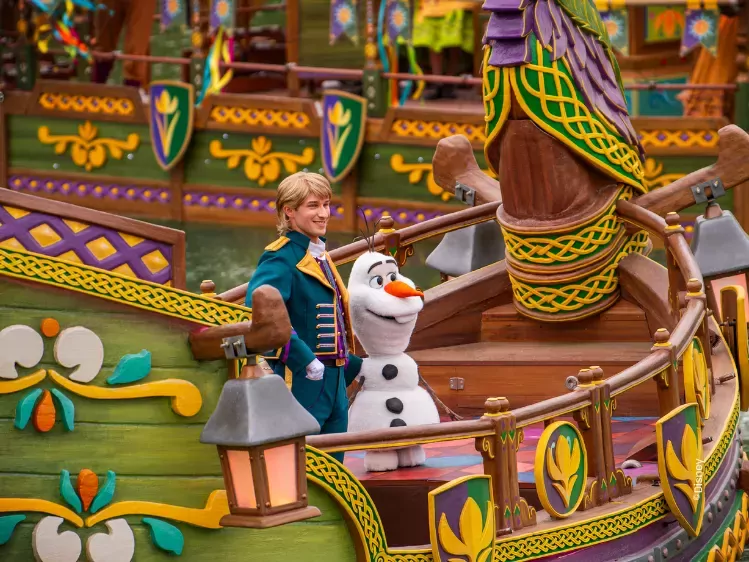 Disneyland Paris - World of Frozen - Olaf en Kristoff