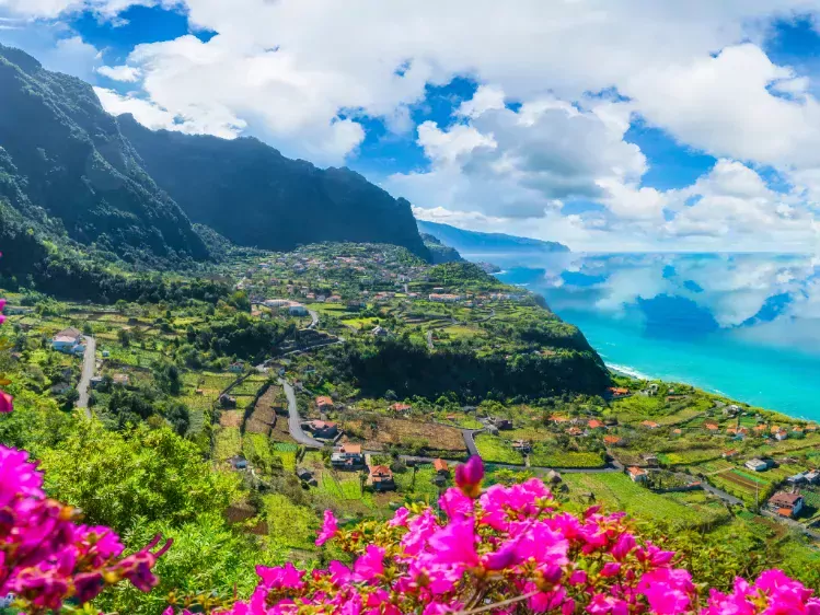 De Noordkust zee bij Madeira