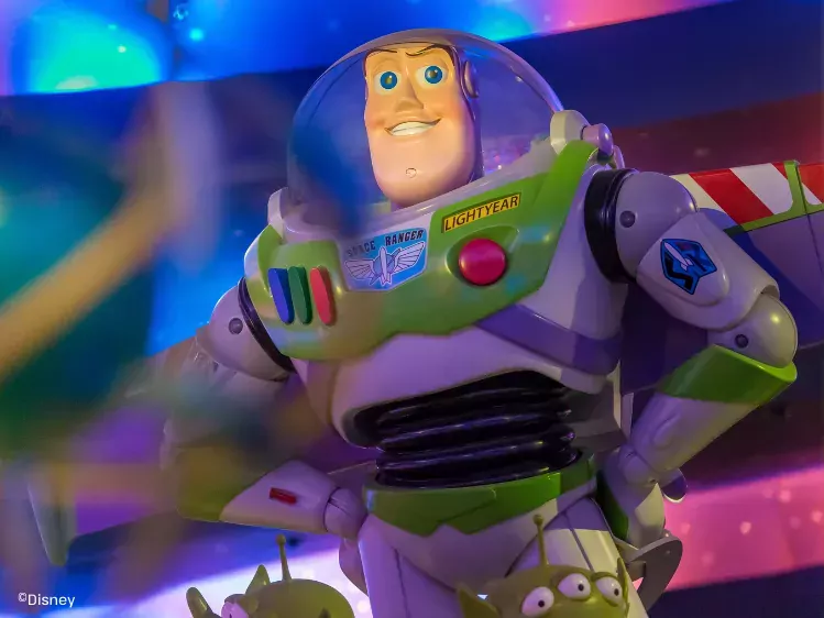 Disneyland Paris - Buzz Lightyear Laser Blast - Buzz Lightyear Statue