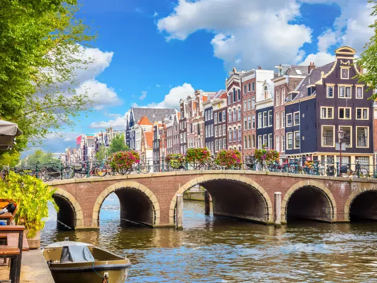 De Amstel brug in Amsterdam