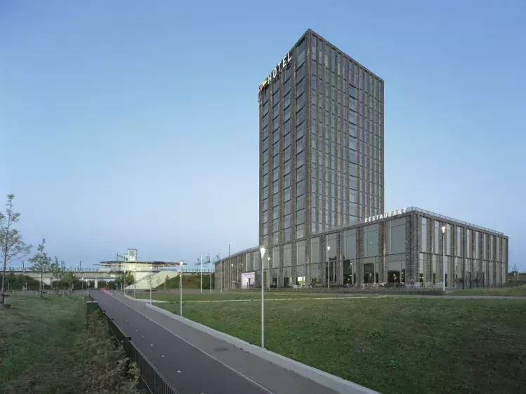 Vooraanzicht van Van der Valk Nijmegen-Lent