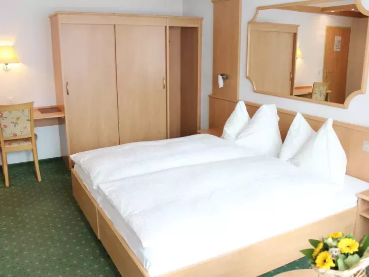 Voorbeeldkamer Hotel Eden in Saas Grund Zwitserland